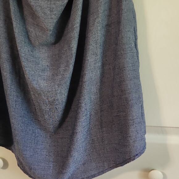 CAbi Womens Chambray Sleeveless Hi-low Button Front Top Blouse Size SM Open Back - Picture 3 of 9